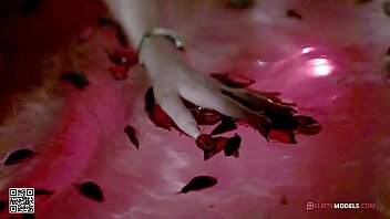 Sexy webcam model naked bath show