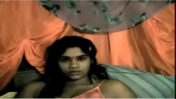 Indian girl reveals her body